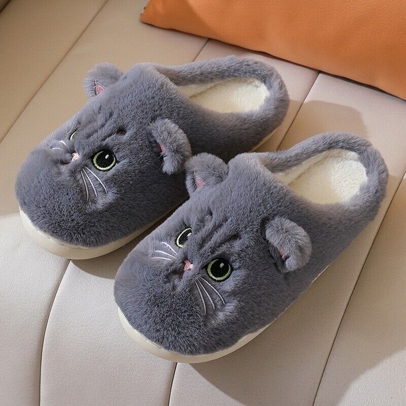 PawPlush™ – Fluffy Kattenpantoffels met Oortjes en Borduurwerk