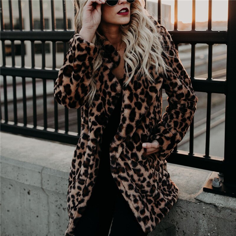 LeopaLuxe™ – Faux Fur Luipaardjas met Urban Attitude