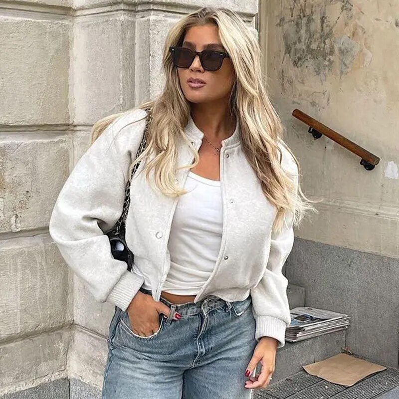 Amy - Chique Cropped Bomber