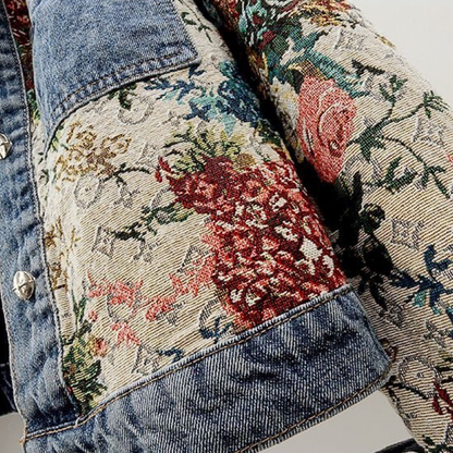 Marilyn
– Spijkerjas met bloemenmotieven